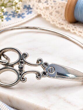 Silver Tone Scissors Bangle Bracelet Grannycore Sewing Crafter Hair Stylist